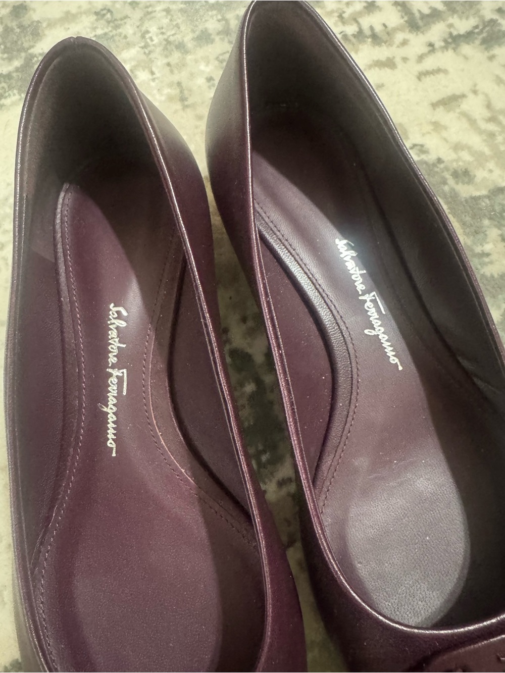 Salvatore Ferragamo Burgundy Pointed-Toe Bow Flats - Picture 3 of 11